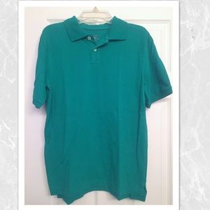 Dark green men’s polo